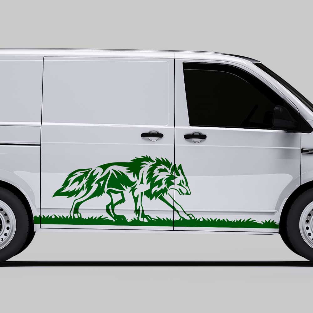 Wolf auf Gras Folienschnitt Fahrzeugaufkleber mit Farbauswahl und in Wunschgröße von STICKYHUGO