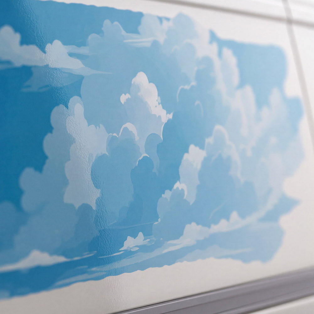 Strahlender Himmel mit Wolken